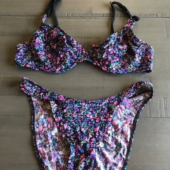 Sunsets Floral Bikini Size 36D and S - Picture 1 of 3